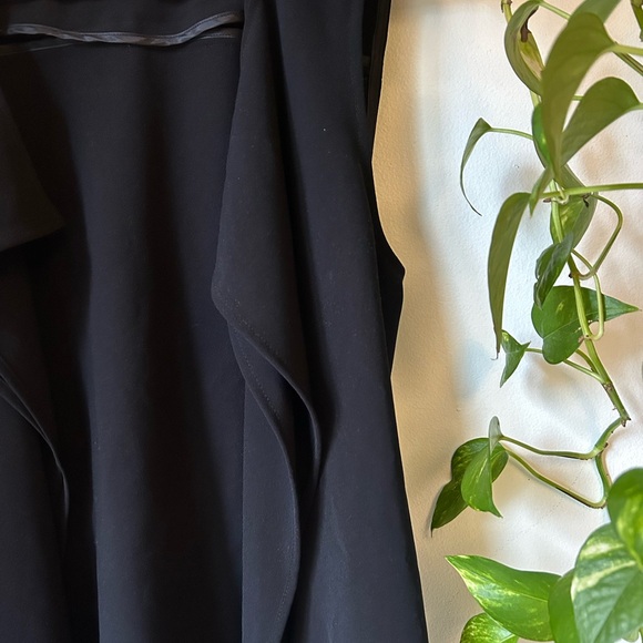 Zara Black Vest - Picture 3 of 4